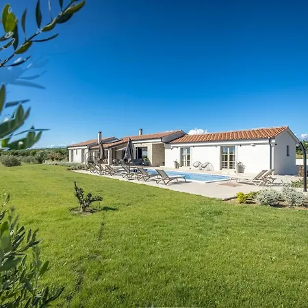 Vila Nola Visocane